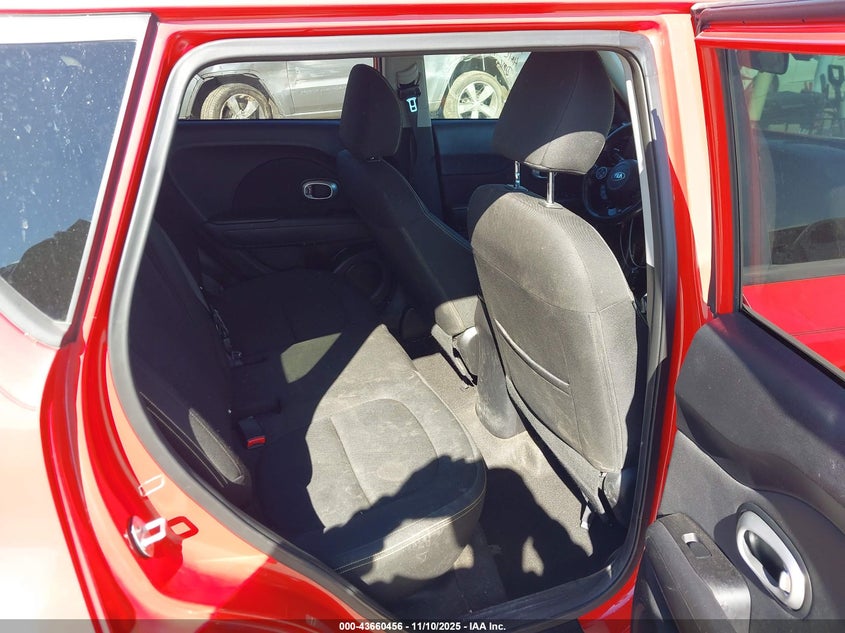 2014 KIA SOUL + KNDJP3A57E7704903