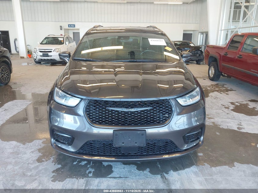 2021 Chrysler Pacifica Touring L VIN: 2C4RC1BG0MR560157 Lot: 43660563