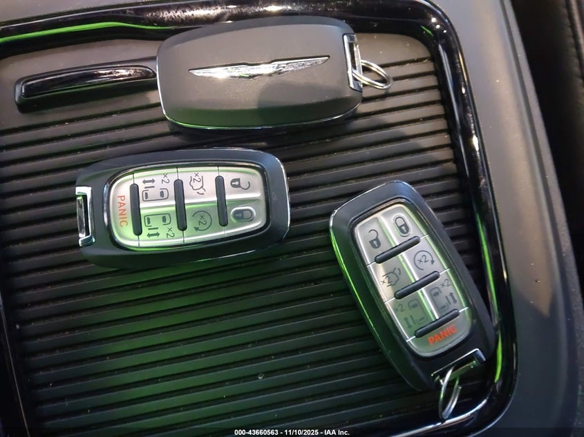 2021 Chrysler Pacifica Touring L VIN: 2C4RC1BG0MR560157 Lot: 43660563