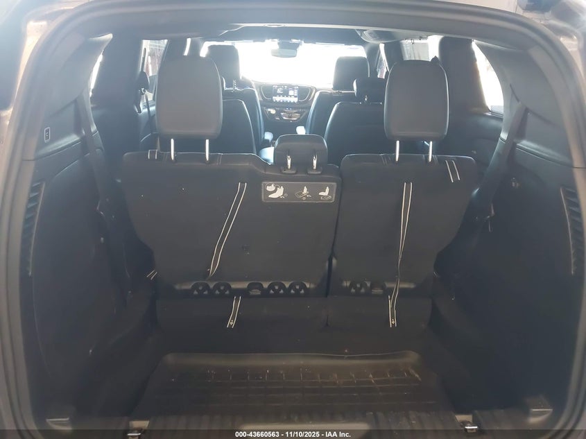 2021 Chrysler Pacifica Touring L VIN: 2C4RC1BG0MR560157 Lot: 43660563