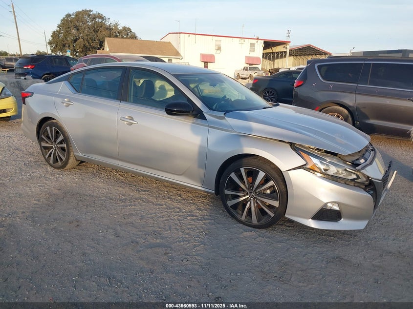 NISSAN ALTIMA SR FWD