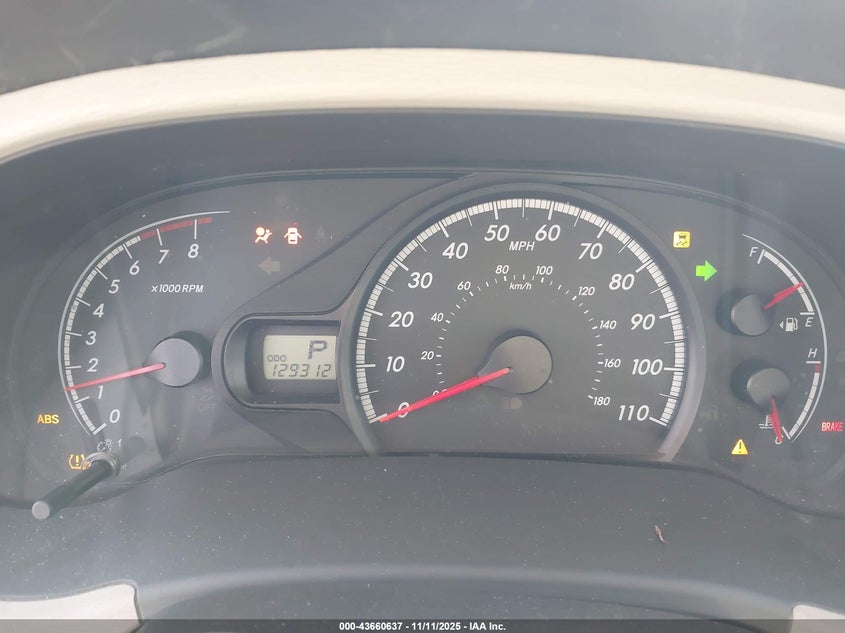 5TDKK3DC7BS165343 2011 TOYOTA SIENNA photo no. 7