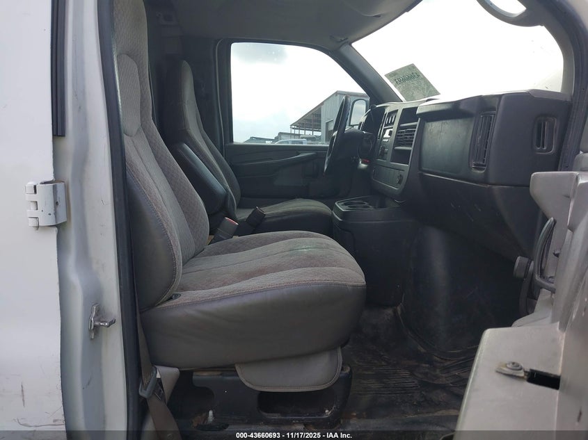 2009 Chevrolet Express 2500 Work Van