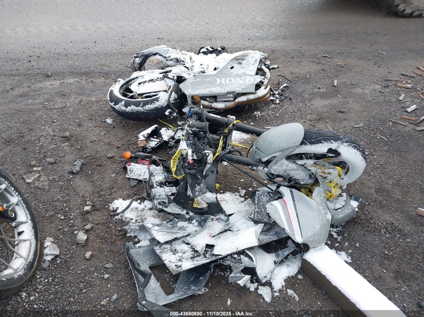 JH2PC40H1TK300181 2026 HONDA CBR photo no. 5