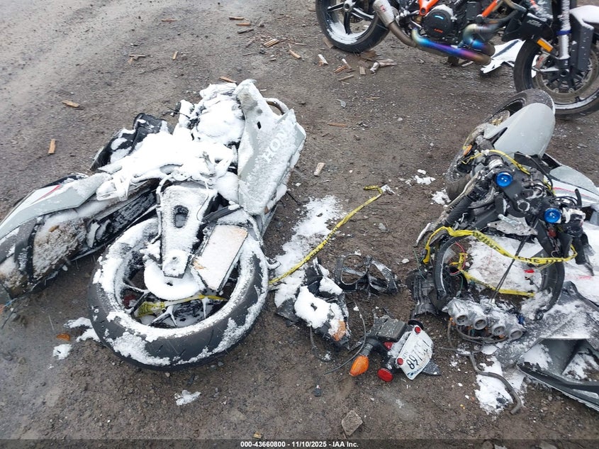 2026 Honda Cbr600 Rr VIN: JH2PC40H1TK300181 Lot: 43660800