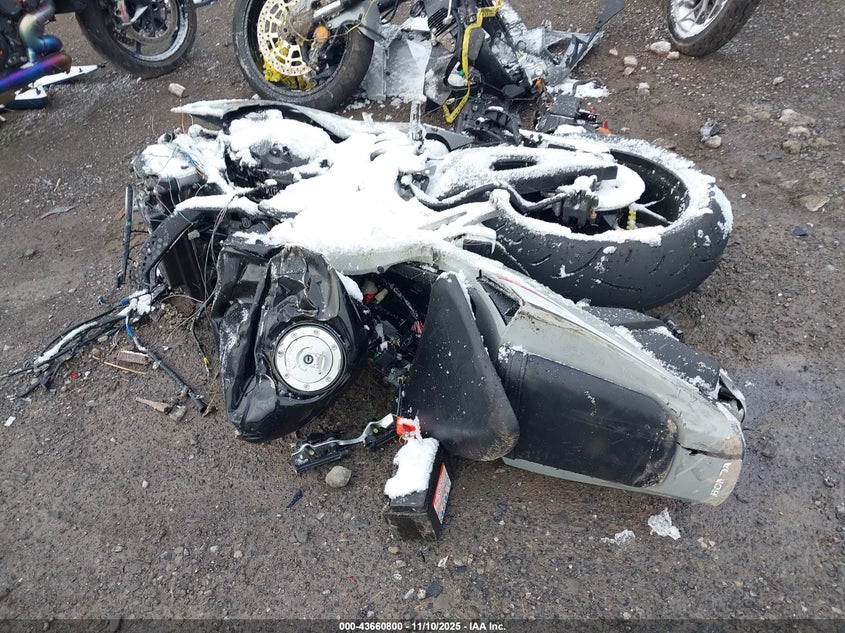 2026 Honda Cbr600 Rr VIN: JH2PC40H1TK300181 Lot: 43660800