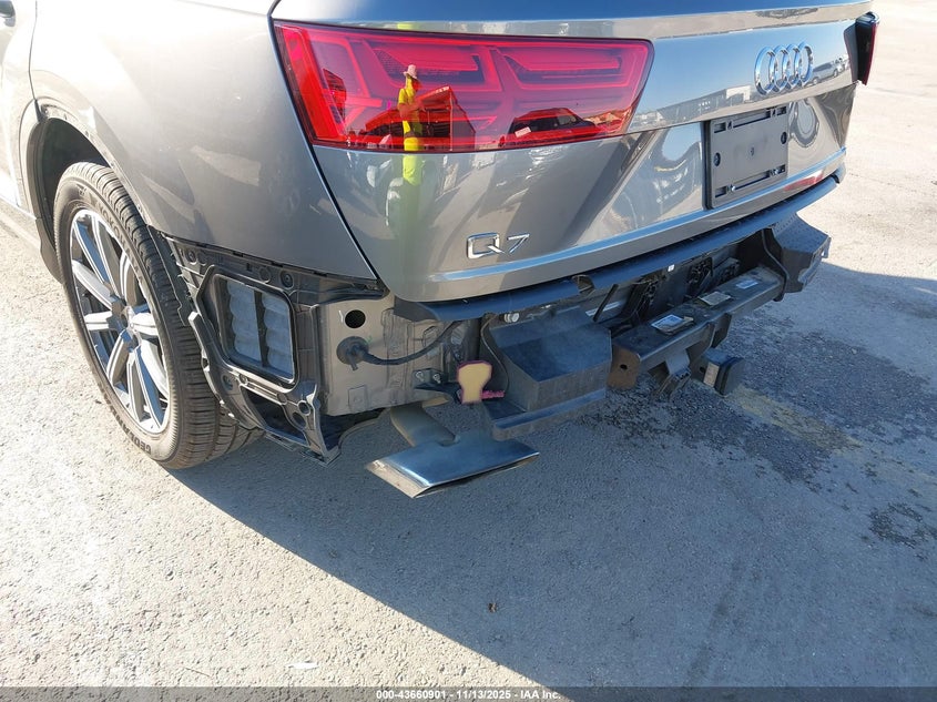 2017 Audi Q7 3.0T Premium VIN: WA1VAAF75HD054907 Lot: 43660901