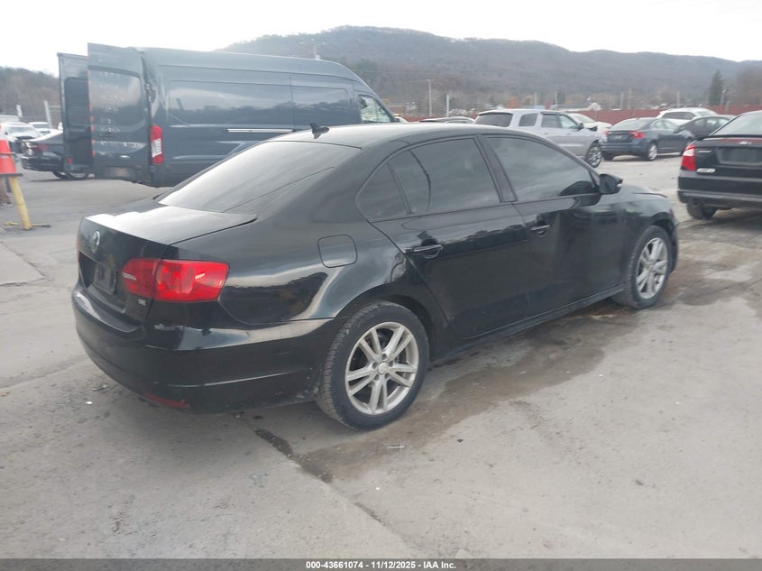 2014 VOLKSWAGEN JETTA 1.8T SE - 3VWD17AJXEM424169