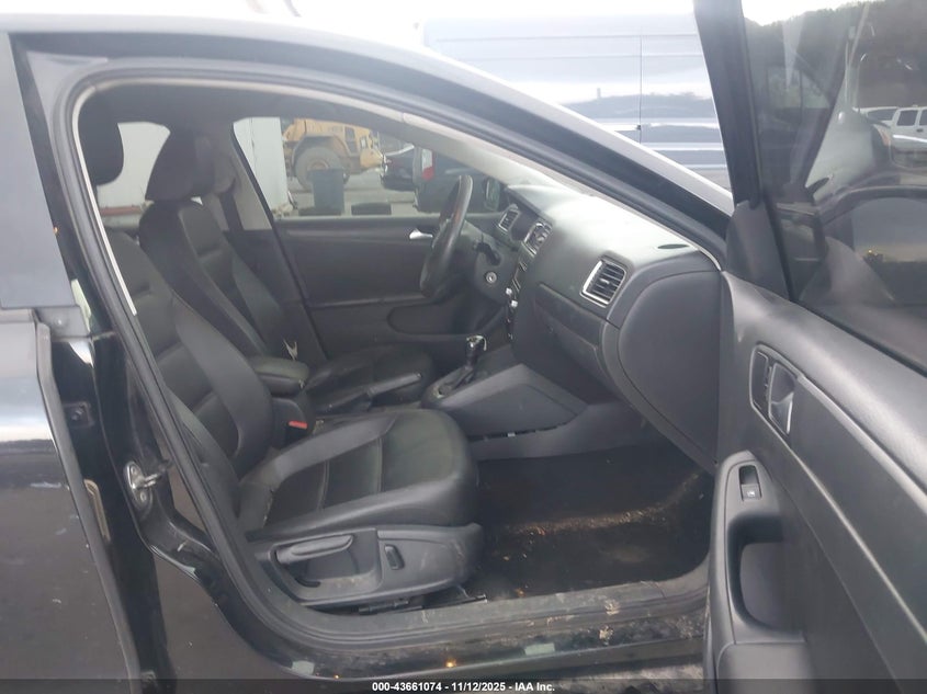 2014 VOLKSWAGEN JETTA 1.8T SE - 3VWD17AJXEM424169