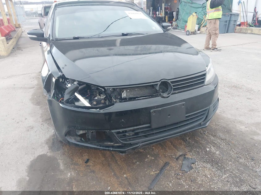 2014 VOLKSWAGEN JETTA 1.8T SE - 3VWD17AJXEM424169