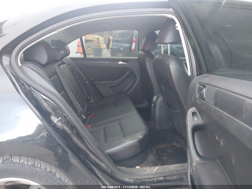 2014 VOLKSWAGEN JETTA 1.8T SE - 3VWD17AJXEM424169