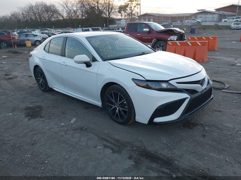 TOYOTA CAMRY SE
