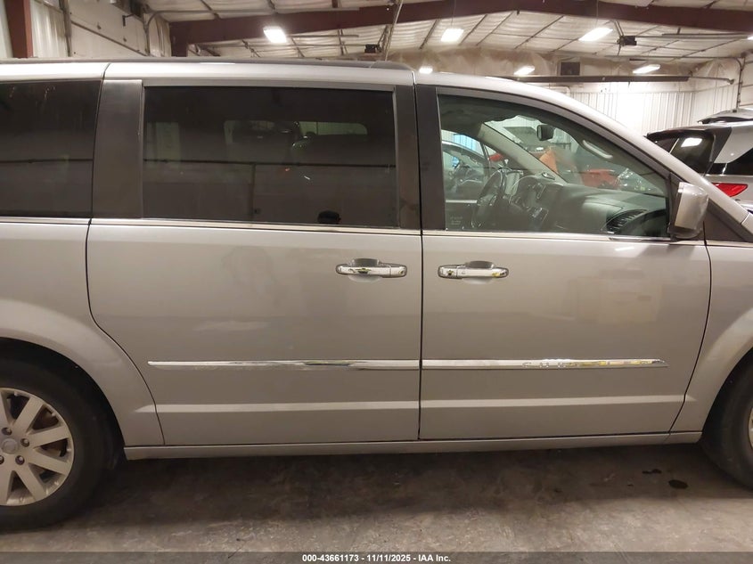 2016 Chrysler Town & Country Touring VIN: 2C4RC1BG8GR120921 Lot: 43661173