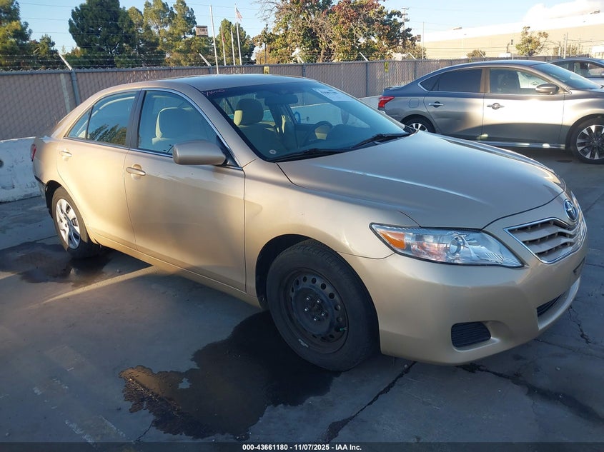 TOYOTA CAMRY LE