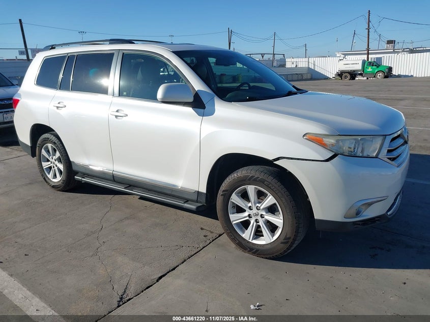 TOYOTA HIGHLANDER SE V6