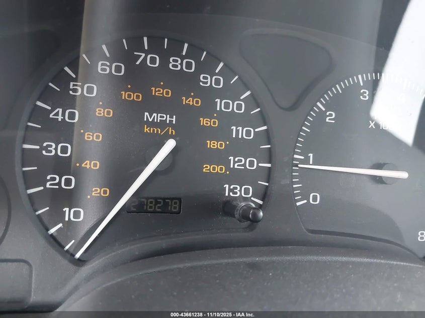 2002 Saturn Vue V6 VIN: 5GZCZ63B12S827157 Lot: 43661238