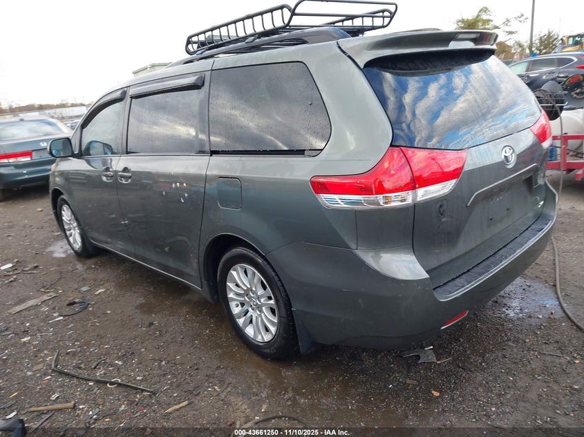 5TDYK3DCXES436166 2014 TOYOTA SIENNA photo no. 3