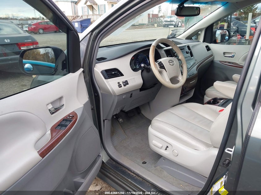 5TDYK3DCXES436166 2014 TOYOTA SIENNA photo no. 5