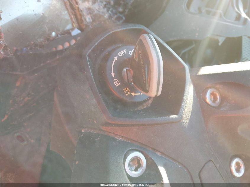 2018 Can-Am Spyder Roadster Rt/Rt Limited/Rt Limited 10Th Anniversary VIN: 2BXNBDD27JV003723 Lot: 43661326