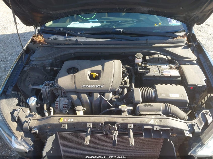 2017 HYUNDAI ELANTRA SE - 5NPD84LFXHH168132