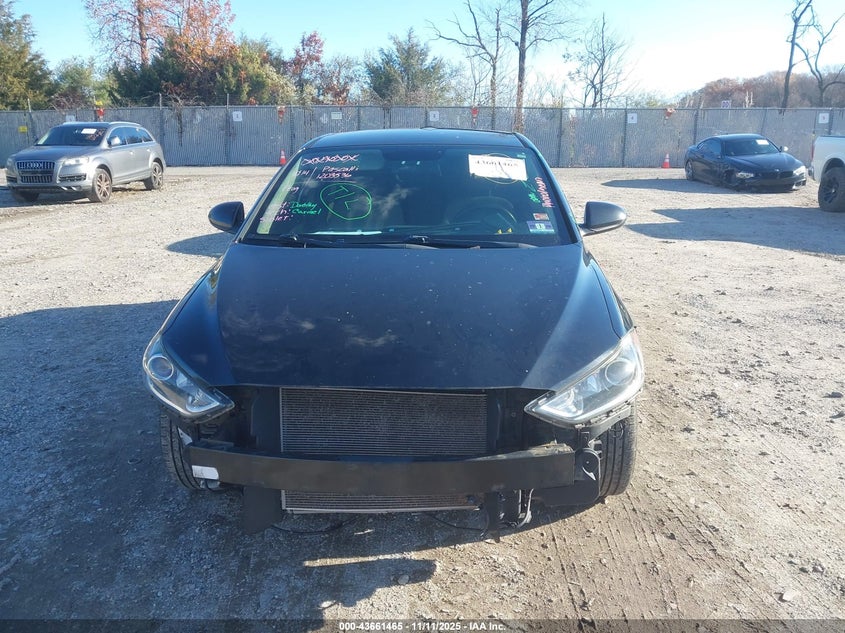 2017 HYUNDAI ELANTRA SE - 5NPD84LFXHH168132