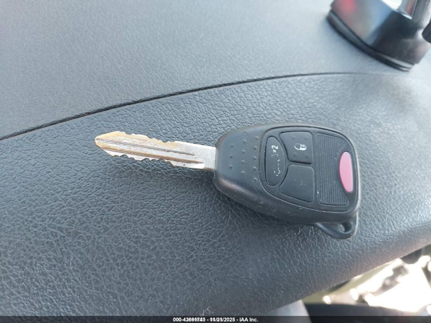 2007 Jeep Commander Sport VIN: 1J8HH48K67C557005 Lot: 43661743