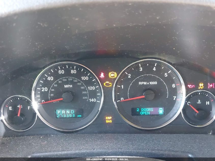 2007 Jeep Commander Sport VIN: 1J8HH48K67C557005 Lot: 43661743