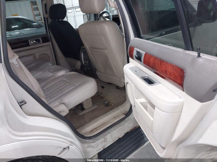 2004 Lincoln Navigator VIN: 5LMFU28RX4LJ38736 Lot: 43661958