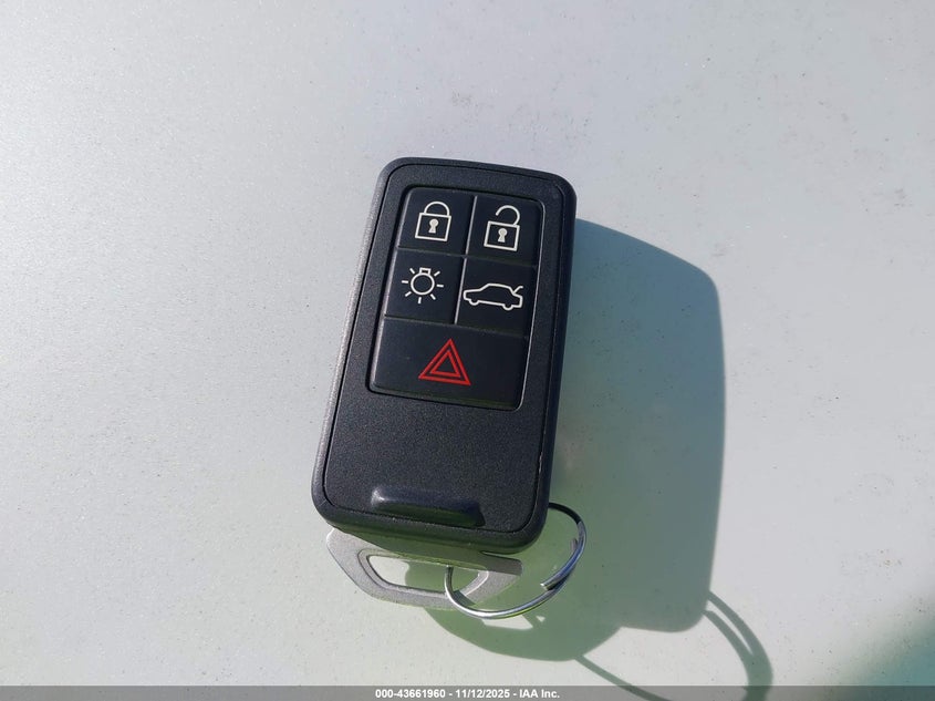 2015 Volvo Xc60 T5 Platinum VIN: YV4612RM5F2729260 Lot: 43661960