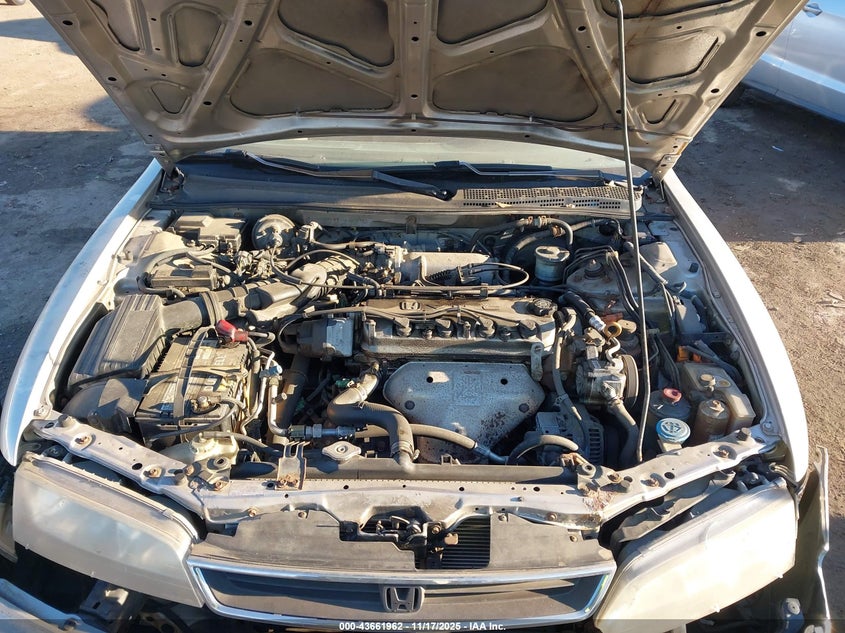 1996 Honda Accord Ex VIN: 1HGCE1899TA003597 Lot: 43661962