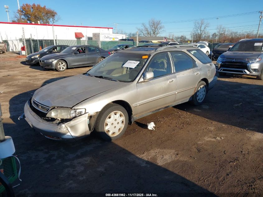 1HGCE1899TA003597 1996 HONDA ACCORD photo no. 2