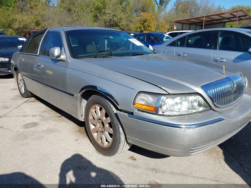 2006 Lincoln Town Car Signature Limited VIN: 1LNHM82V96Y627848 Lot: 43662012