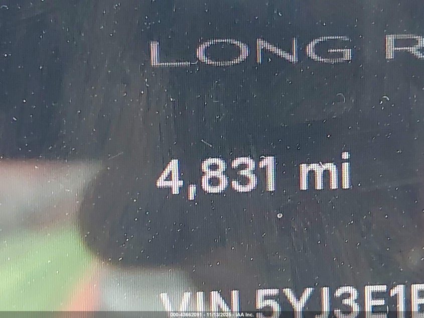 2025 Tesla Model 3 Long Range Rear-Wheel Drive/Standard VIN: 5YJ3E1EA6SF002751 Lot: 43662091