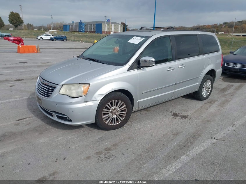 2A4RR8DG6BR716570 2011 CHRYSLER TOWN & COUNTRY photo no. 2