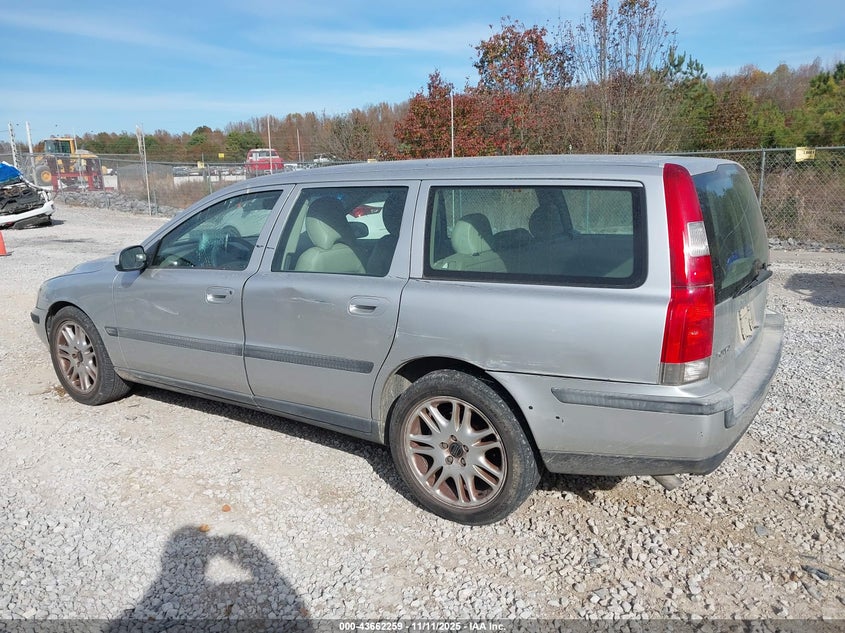 2002 Volvo V70 2.4T VIN: YV1SW58D422211490 Lot: 43662259