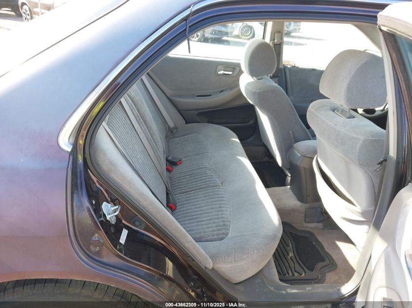 1998 Honda Accord Ex VIN: 1HGCG6678WA202752 Lot: 43662309