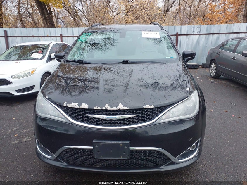 2017 Chrysler Pacifica Touring-L VIN: 2C4RC1BG0HR504032 Lot: 43662334