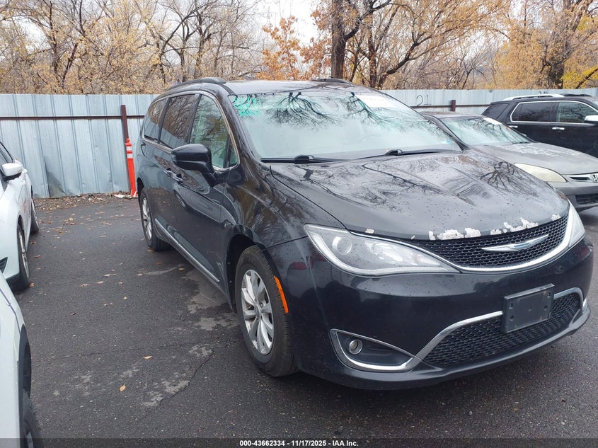 2017 Chrysler Pacifica Touring-L VIN: 2C4RC1BG0HR504032 Lot: 43662334