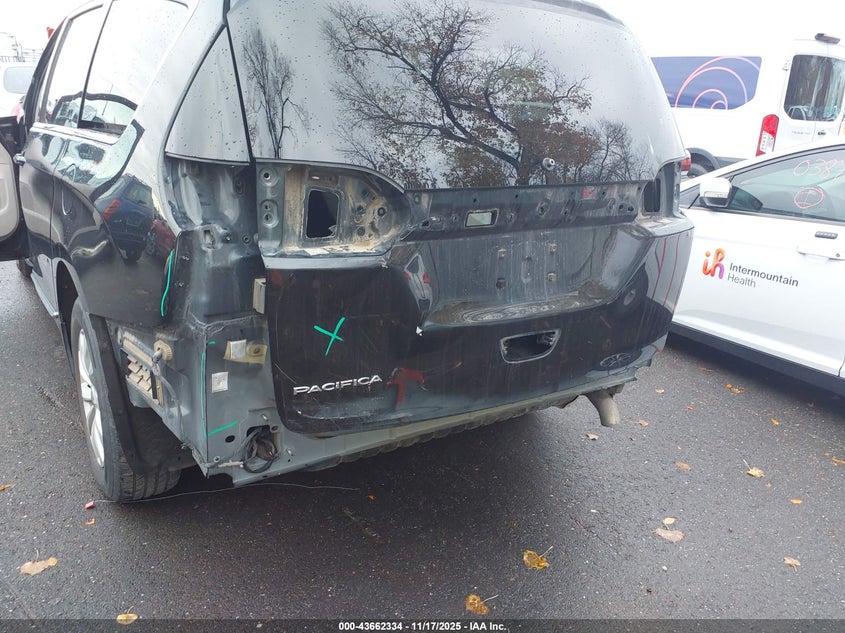 2017 Chrysler Pacifica Touring-L VIN: 2C4RC1BG0HR504032 Lot: 43662334