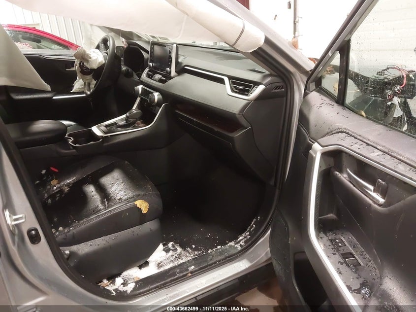 2019 TOYOTA RAV4 LIMITED - 2T3Y1RFV4KW025084