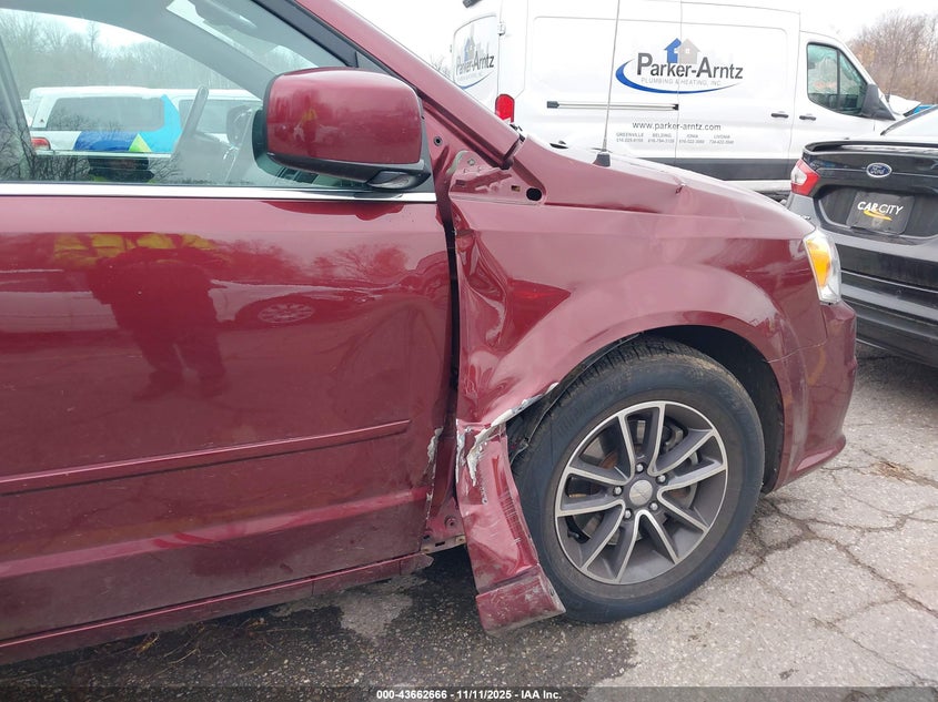 2017 Dodge Grand Caravan Sxt VIN: 2C4RDGCG5HR616887 Lot: 43662666