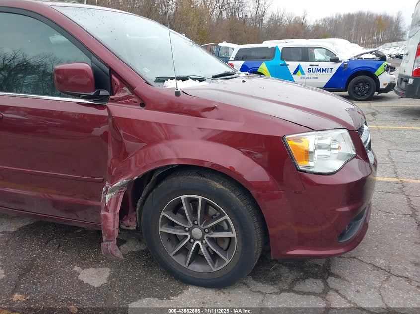 2017 Dodge Grand Caravan Sxt VIN: 2C4RDGCG5HR616887 Lot: 43662666