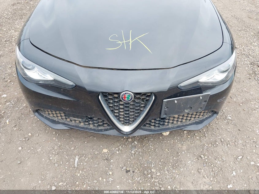 2017 ALFA ROMEO GIULIA AWD ZARFAEDN5H7551561