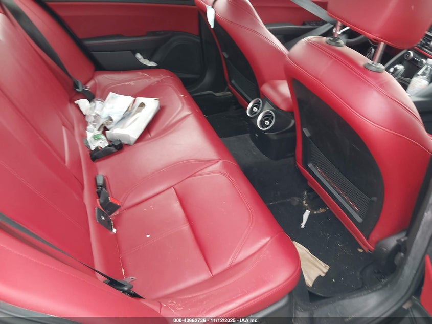 2017 ALFA ROMEO GIULIA AWD ZARFAEDN5H7551561