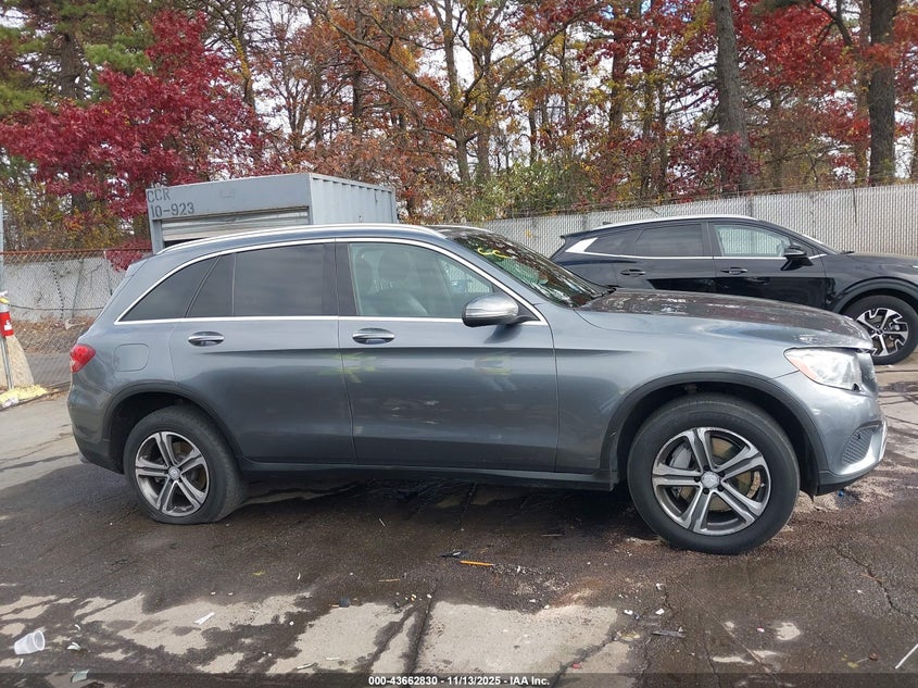 2017 MERCEDES-BENZ GLC 300 4MATIC WDC0G4KB6HF132829