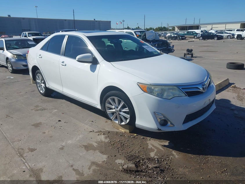 TOYOTA CAMRY XLE