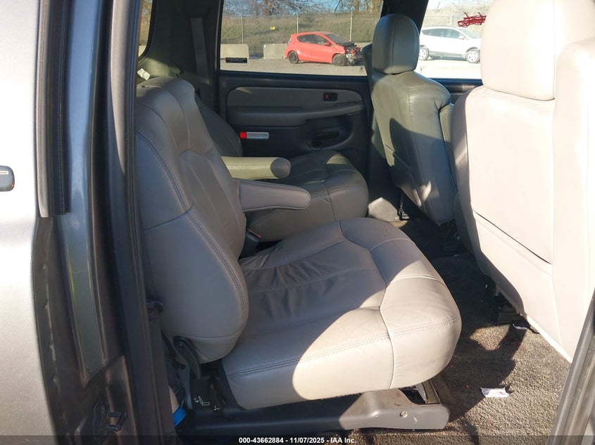 2001 Chevrolet Suburban 1500 Lt VIN: 3GNFK16T71G266292 Lot: 43662884