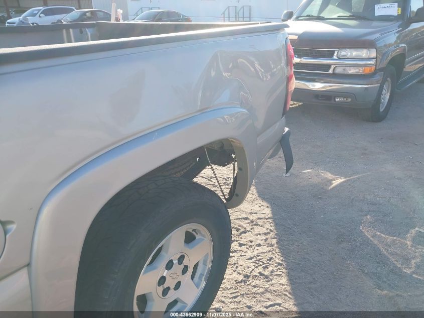 2005 Chevrolet Silverado 1500 Z71 VIN: 2GCEK13T051400390 Lot: 43662909