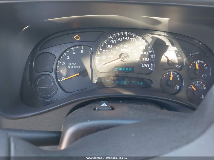 2005 Chevrolet Silverado 1500 Z71 VIN: 2GCEK13T051400390 Lot: 43662909