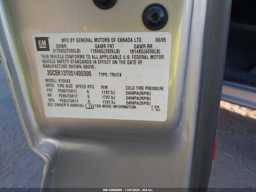 2005 Chevrolet Silverado 1500 Z71 VIN: 2GCEK13T051400390 Lot: 43662909
